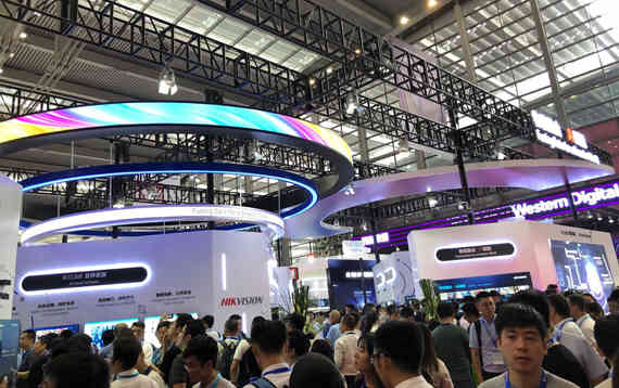 深圳展臺搭建設(shè)計公司?？低暽钲诎膊钲谡古_設(shè)計搭建